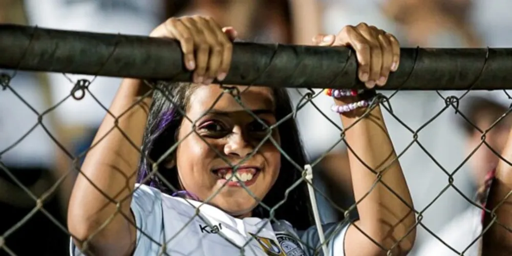 A campanha tem como objetivo lotar o estádio Germano Krüger com mulheres e crianças no próximo domingo (16), na partida contra o Floresta-CE