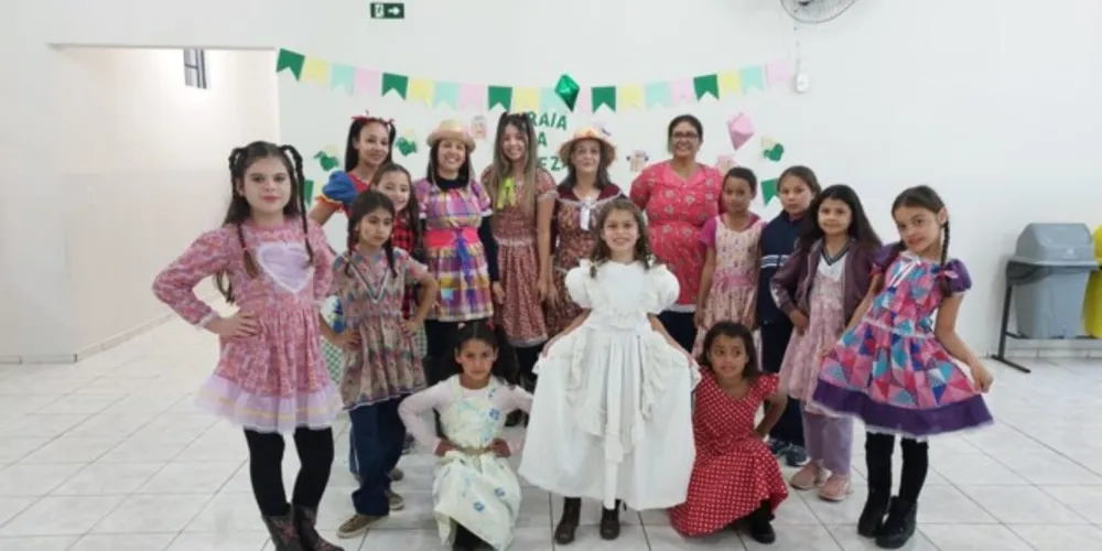 Danças, trajes e ações típicas da época marcaram o 27 de junho das turmas