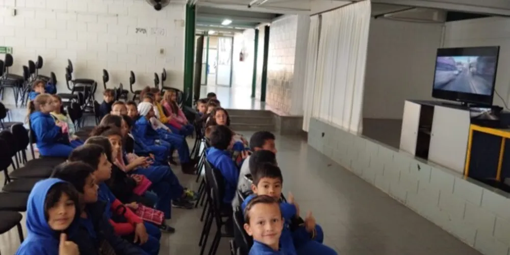 Os alunos assistiram ao conteúdo produzido pelo Vamos Ler e Unimed PG e terão como atividade para as férias a realização de um dos desafios propostos durante a videoaula