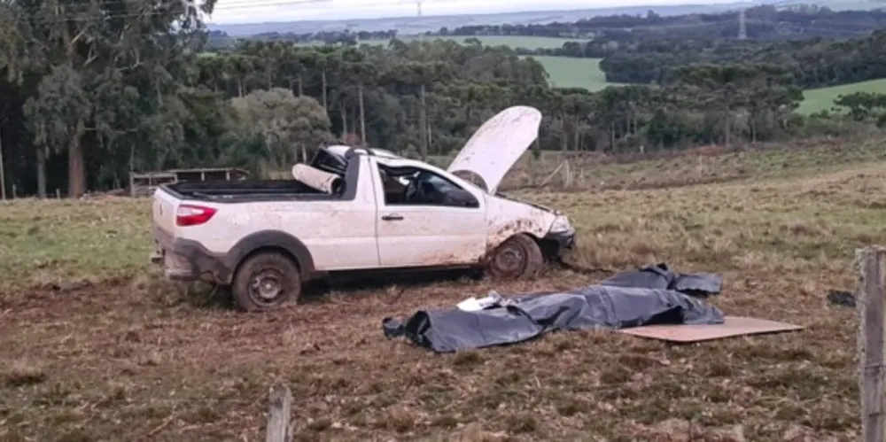 Rapaz morre após capotamento na PR-438 no distrito do Guaragi