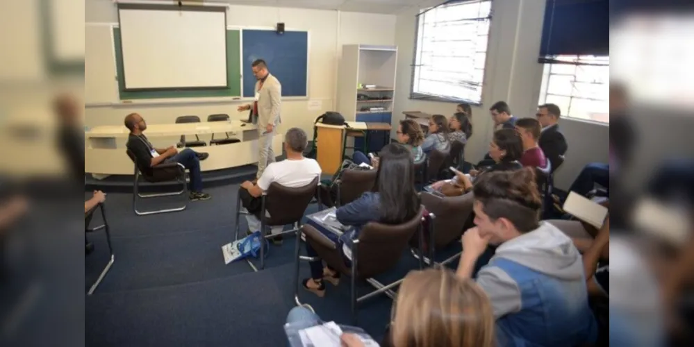 Além da seleção e posterior publicação na revista do evento, os melhores trabalho receberão o troféu Prof. Sérgio Escorsim