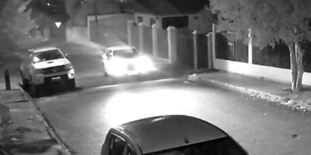 Câmeras de segurança registraram o momento do atentado