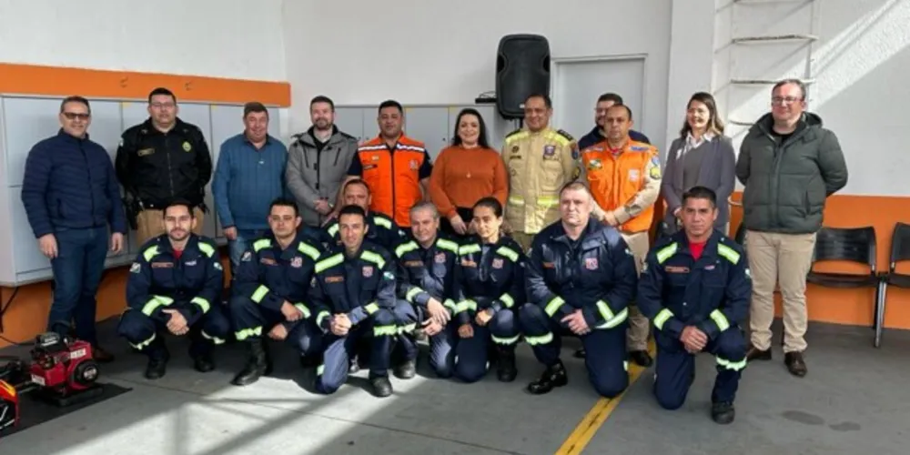 Bombeiro Comunitário de Carambeí recebe cinco novos brigadistas