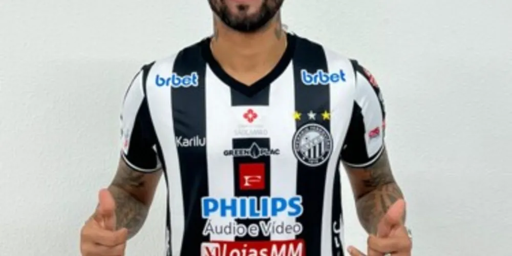 O atleta de 34 anos estava no Oita Trinita, do Japão, e assinou com o Fantasma até o fim de 2023