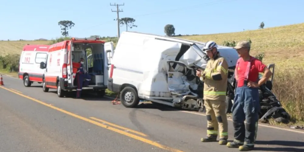 PRE, Bombeiros e Samu estão no local