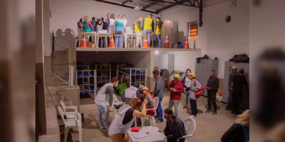 Na Casa de Acolhimento Municipal, pessoas em situação de rua receberam atenção.