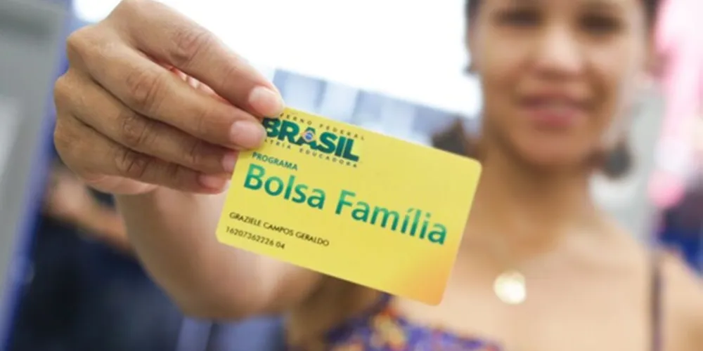 Bolsa Família paga R$ 50 a mais para gestantes e adolescente neste mês