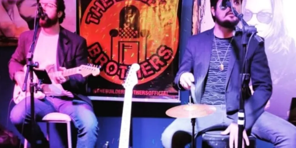 Neste sábado o Sol de Verão Bar recebe a banda 'The Builder Brothers'