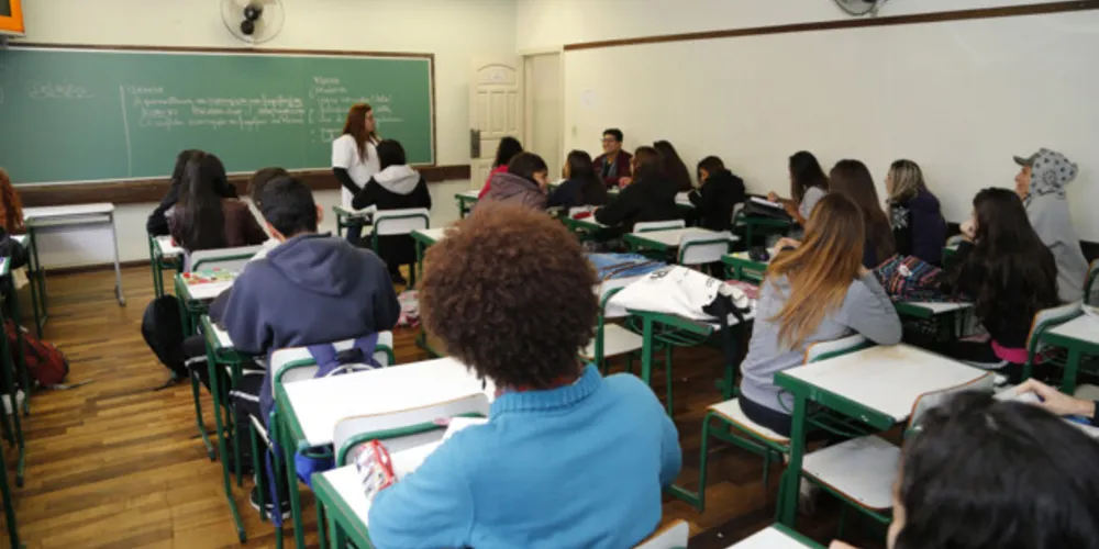 Colégio Estadual Helena Kolody, no município de Cambé, será o primeiro a receber reforço de atendimento psicológico