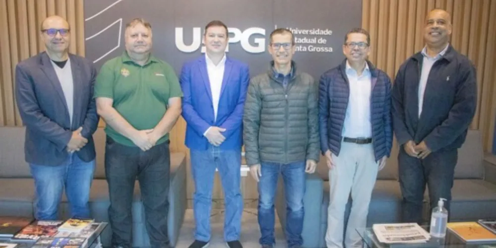 Representantes do Conselho Regional de Educação Física da 9ª Região do Paraná (Cref 9-PR) estiveram na instituição para debater a oferta cursos de capacitação para profissionais de Educação Física.