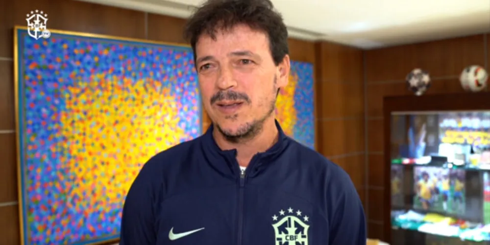 Fernando Diniz foi apresentado nesta terça