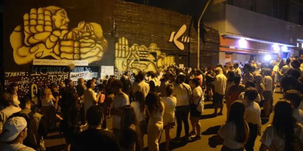 Familiares e amigos das vítimas vão acompanhar o julgamento.