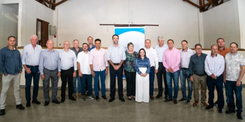 Enio Verri prestigiou a abertura de Expo Santa Helena, em comemoração aos 56 anos da cidade.