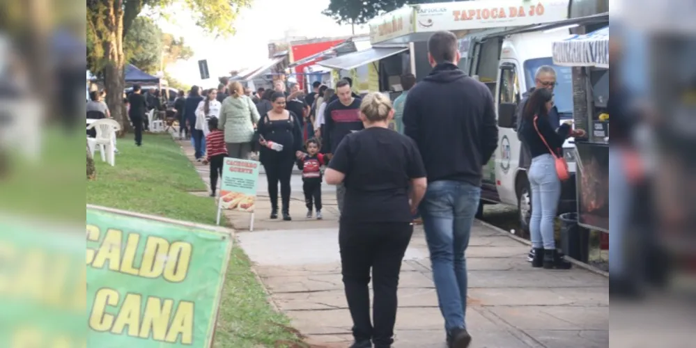 Feira Gastronômica do Jardim Carvalho terá Karaokê nesta sexta-feira