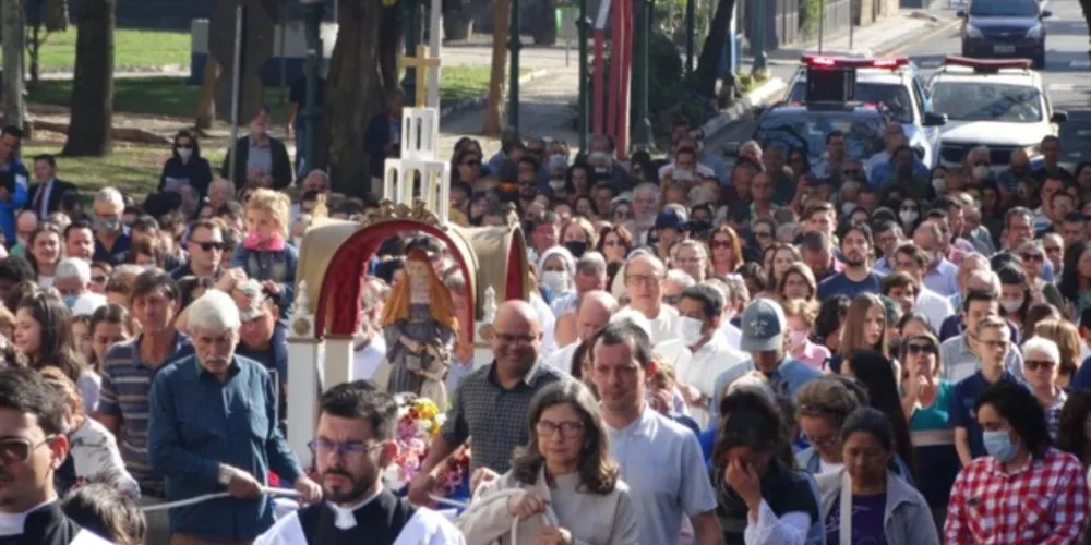 A tradicional procissão na festa de Senhora Sant’Ana será às 10 horas