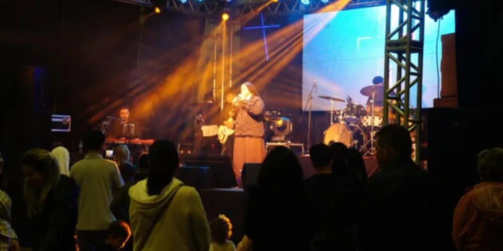 A festa segue a todo vapor até o próximo domingo (21), com missas e novena de Santa Rita