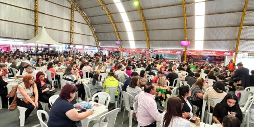 Os devotos da santa e gente de toda a cidade participaram nesses nove dias de festa