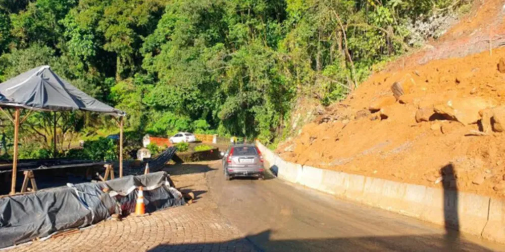 A rodovia deve permanecer aberta nos próximos dias, caso as condições climáticas permaneçam favoráveis