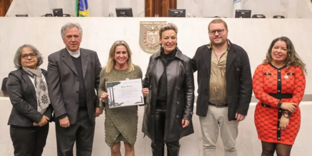 Homenagem aconteceu na sessão realizada na última quarta-feira (14)