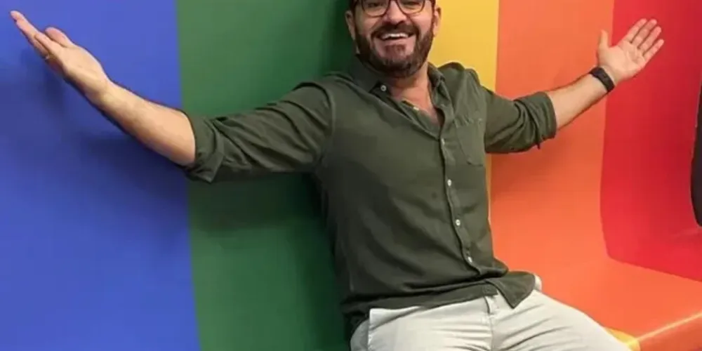 Marcelo Cosme mencionou o marido, Frankel Brandão, durante a exibição ao vivo do Jornal Hoje