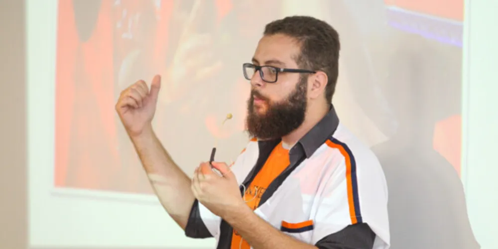 O professor Yuri explica que o aprendizado da disciplina se torna mais difícil quando o aluno tenta tratá-lo como ‘decoreba’