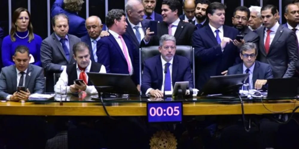 Arthur Lira (PP), presidente da Câmara, auxiliou na articulação política do governo