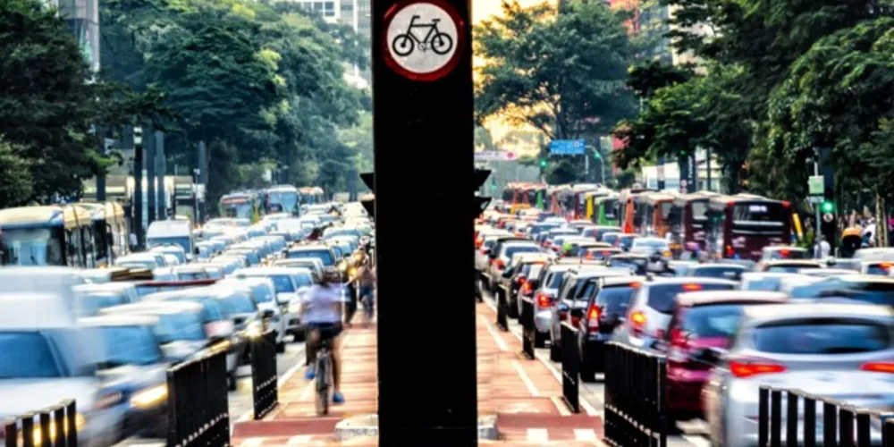 A videoaula apresenta a história e a ligação da Continental com a mobilidade, detalhando conceitos e características do tema