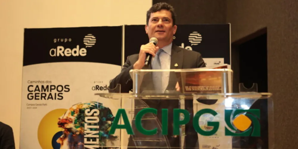O senador Sérgio Moro esteve presente, na manhã de sexta-feira (30),  no evento de lançamento do livro-anuário do Grupo aRede