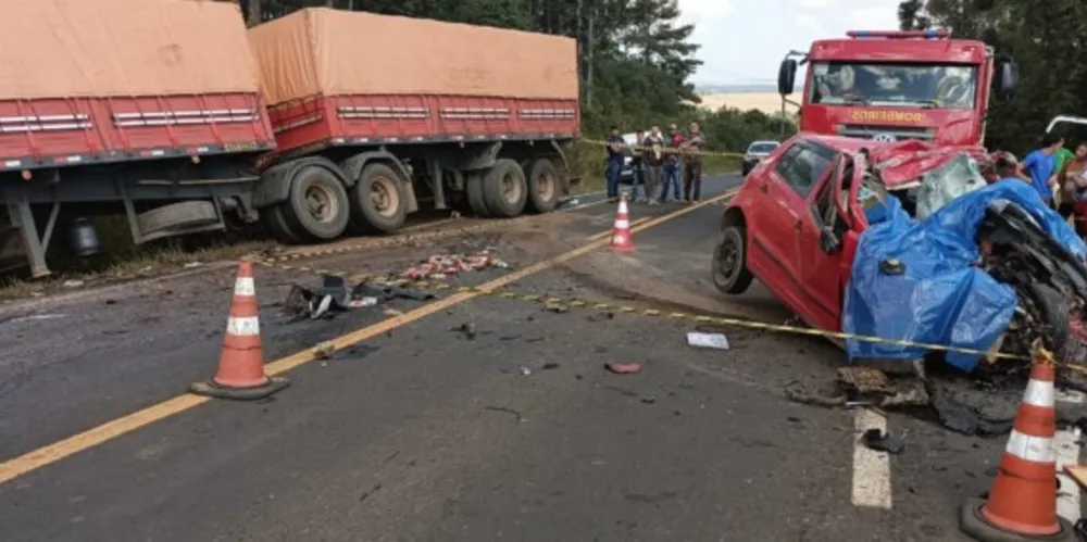 Acidente aconteceu na PR-438, entre os municípios de Teixeira Soares e Fernandes Pinheiro