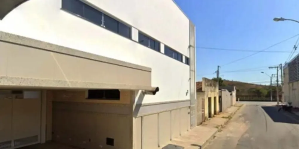 O homem disse que poderia curá-la e buscou a vítima em casa, levando-a ao motel