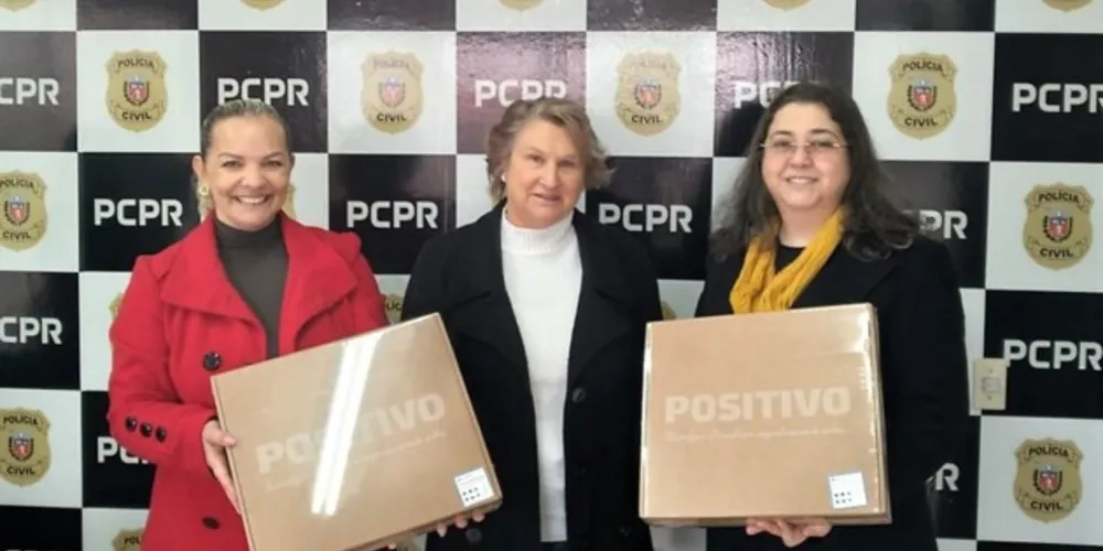 Cirlei Simão Pauliki entregou pessoalmente os equipamentos