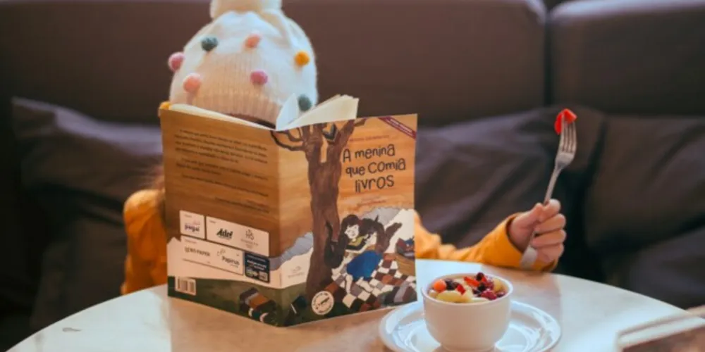 De lá pra cá, mais de 400 pessoas ajudaram a construir a história do projeto, contribuindo com algum tipo de trabalho