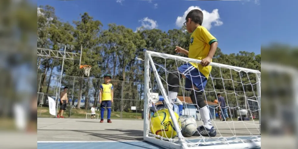 São aproximadamente oito mil participantes em diversas modalidades esportivas de forma gratuita