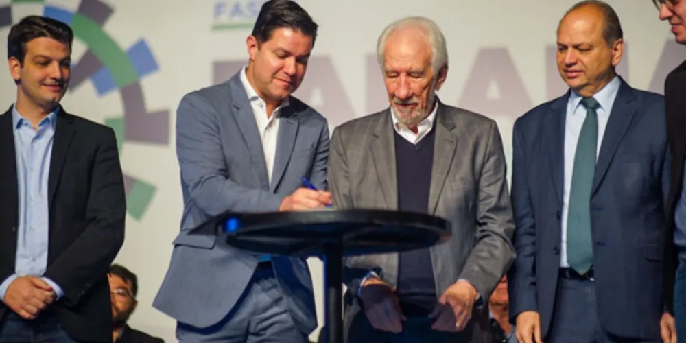 Secretário estadual do Planejamento, Guto Silva, e o vice-governador Darci Piana estiveram presentes no evento de lançamento do projeto