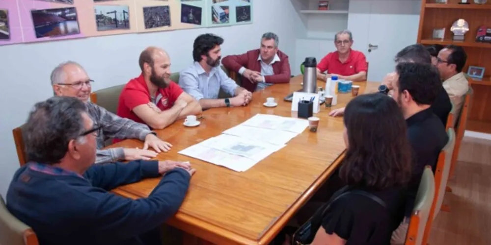 O encontro abordou um convênio para elaboração de projetos complementares para construção do prédio