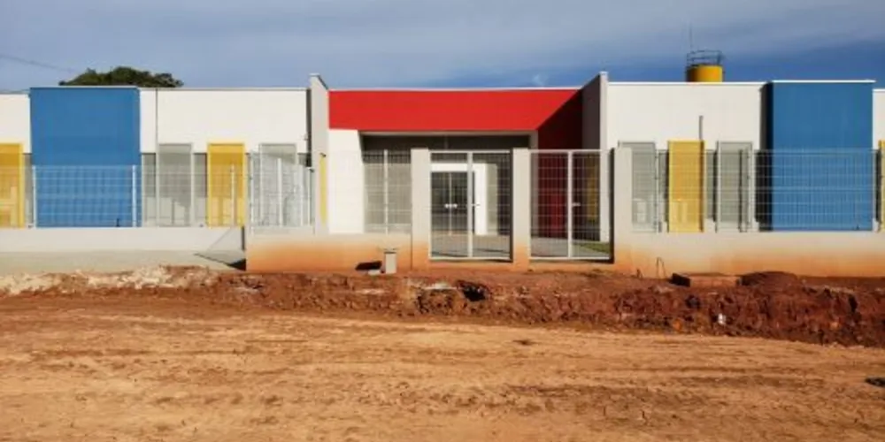 Prefeito Ary Mattos pontuou a importância da instituição de ensino e também destacou a nova escola, que receberá cerca de 300 alunos