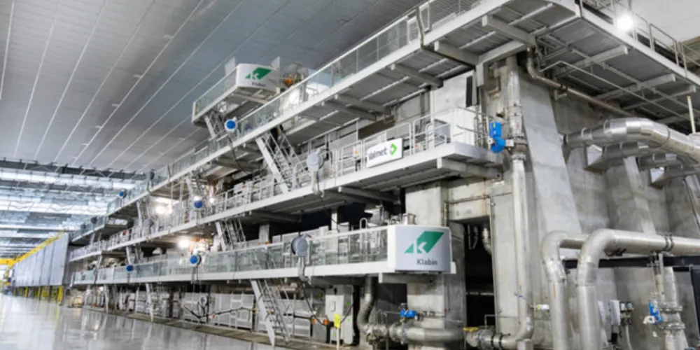 Unidade recebeu o maior investimento privado da história do Paraná; nova máquina tem capacidade de produção de 460 mil toneladas anuais