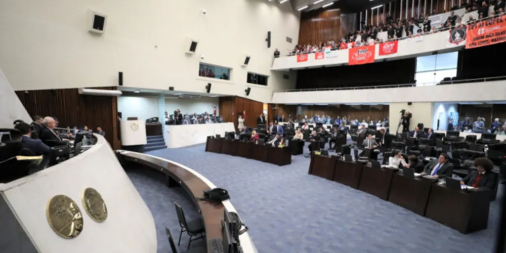 Discussão foi acompanhada por sindicatos de várias categorias