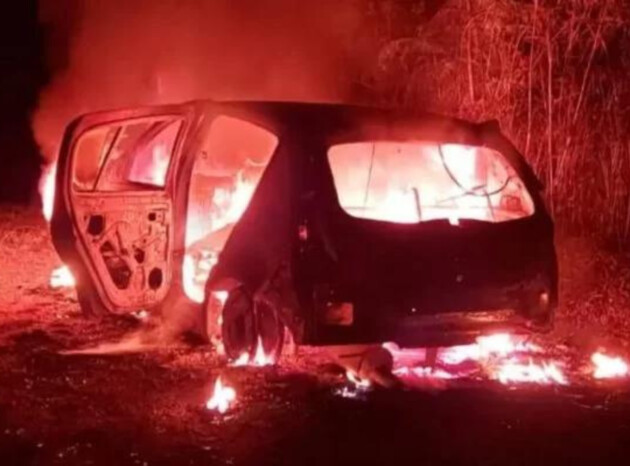 Dois jovens são mortos a tiros no PR; carro usado no crime é incendiado