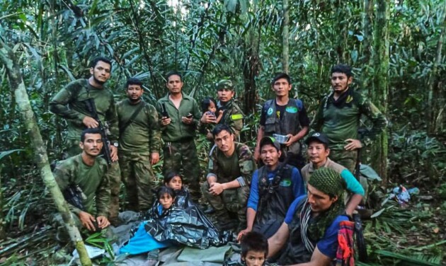 As equipes de resgate localizaram as crianças depois de avistar sinais na selva, incluindo pegadas e frutas mordidas