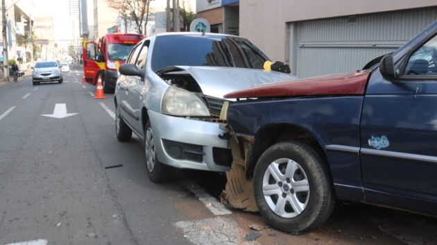 Acidente aconteceu no cruzamento das ruas Theodoro Rosas e Cel Francisco Ribas