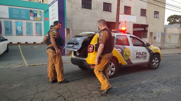 Prisão foi efetuada após suspeita de homem com mandado judicial estar na rua Enfermeiro Paulino