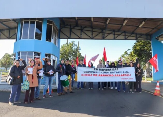 Desde a deflagração da greve em 15 de maio, houve rodas de conversa, análises do plano de carreira, plenárias, atos de apoio, piquetes e idas até a Assembleia Legislativa do Paraná (ALEP) para negociações