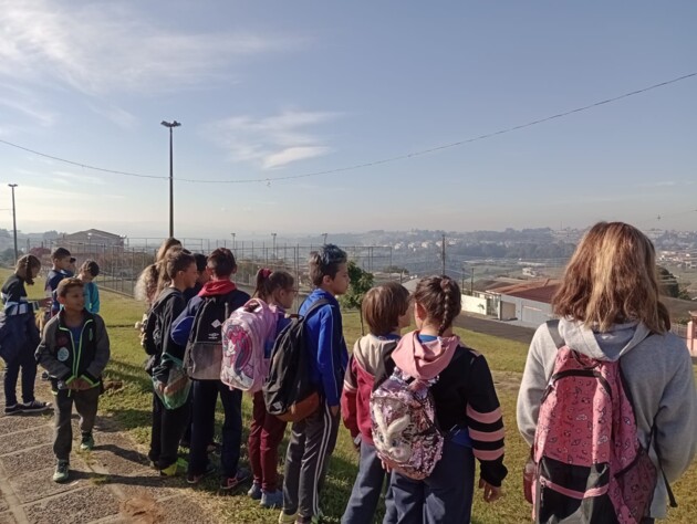 Os alunos realizaram um passeio nos arredores da escola e confeccionaram maquetes e cartazes