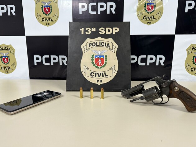 Revólver calibre 38 foi encontrado na casa do suspeito