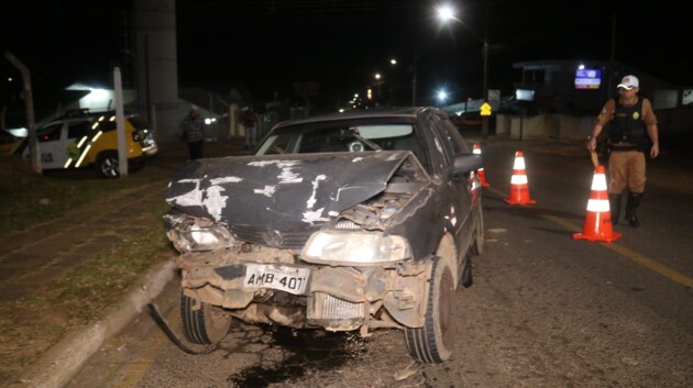 Acidente aconteceu entre as ruas Prefeito Albany Guimarães e José Alberto Caos, na Vila Ricci, no Contorno, na noite de hoje (28)
