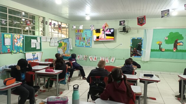 Os educandos utilizaram a produção do Vamos Ler em parceria com o IMM e realizaram uma das sugestões de atividade propostas na videoaula