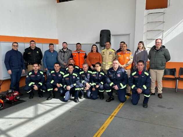 Bombeiro Comunitário de Carambeí recebe cinco novos brigadistas