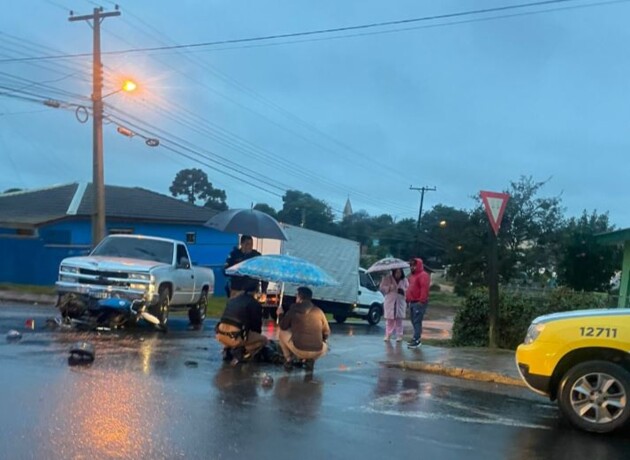 Acidente grave aconteceu na Vila Borato, no final da tarde desta terça-feira (13)