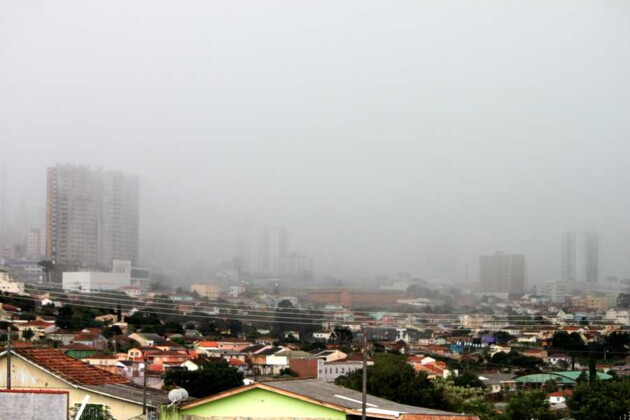 Chuva deve continuar pelo menos até quinta, segundo o Simepar